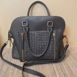 Women’s hand/shoulder bag